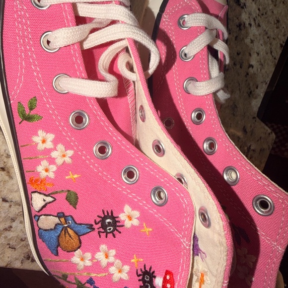Converse Pink High-Tops with Floral and Animal Embroidery - Picture 2 of 6